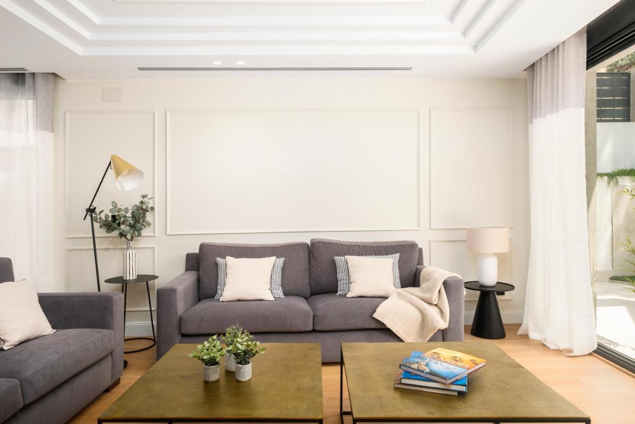 Apartamentos La Zagalilla マラガ エクステリア 写真